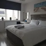 홈스테이 Private Ensuite Bathroom At Barnoaks House *