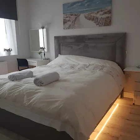 Δωμάτια σε οικογενειακή κατοικία Private Ensuite Bathroom At Barnoaks House Δουβλίνο