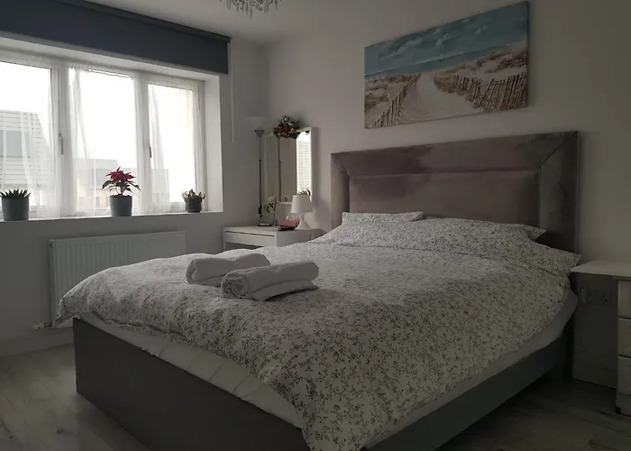 Проживание в семье Private Ensuite Bathroom At Barnoaks House