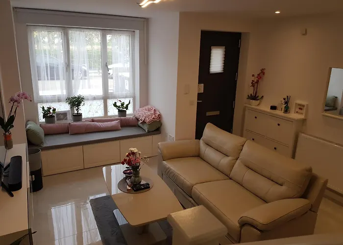 Проживание в семье Private Ensuite Bathroom At Barnoaks House *