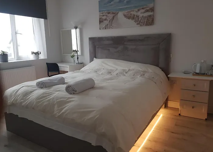 Проживание в семье Private Ensuite Bathroom At Barnoaks House Дублин