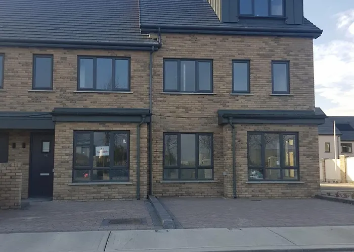 Проживание в семье Private Ensuite Bathroom At Barnoaks House