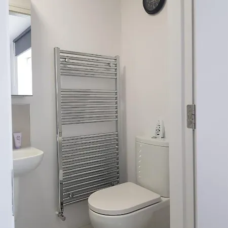 Barnoaks House - Private Ensuite Bathroom Homestay *