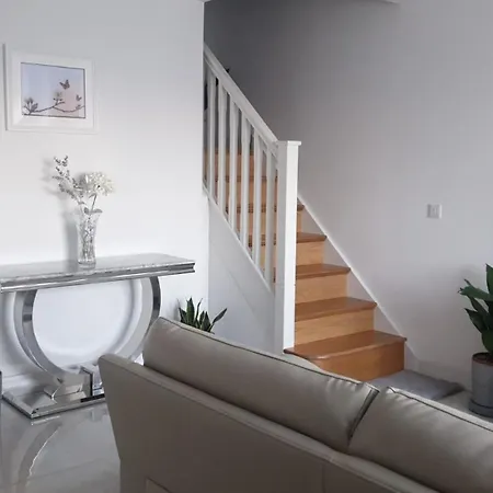 Barnoaks House - Private Ensuite Bathroom * Dublin