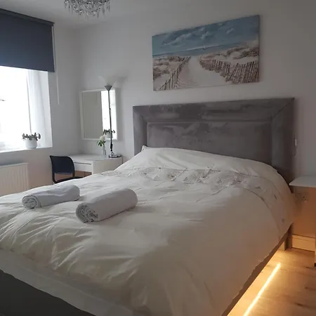 Homestay Barnoaks House - Private Ensuite Bathroom *